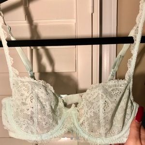 Victoria’s Secret Dream Angels unlined demi bra